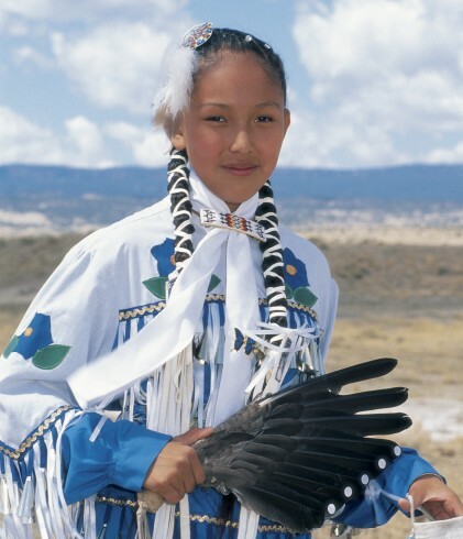 Junge Indianerin - Titelbild des Seminars "Schamanische Wege der Heilung" der schamanischen Ausbildung Drums of Mother Earth mit Sibylle Moana