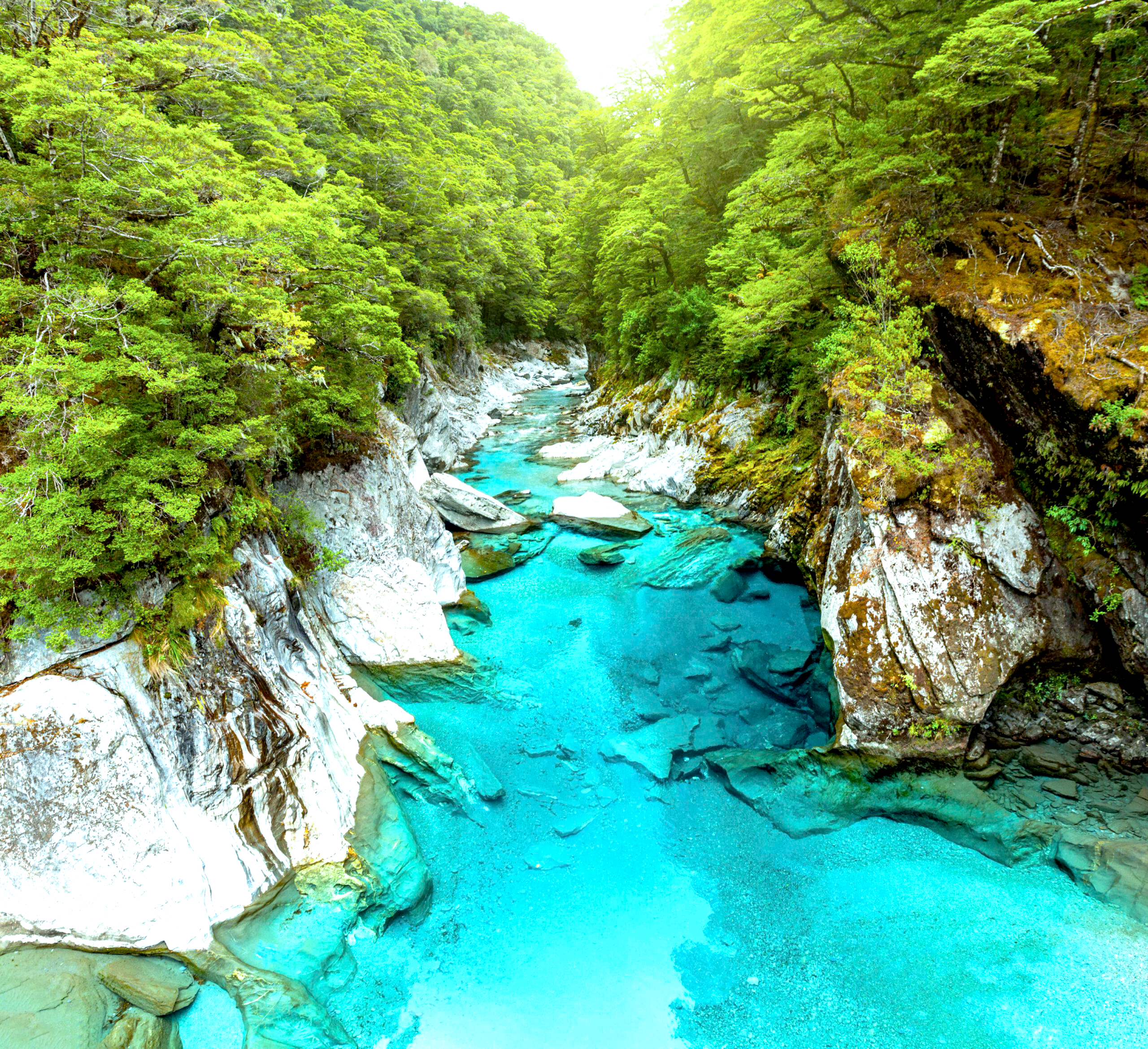 Bewusst-SEIN-flow-event-fluss-scaled_vibrant